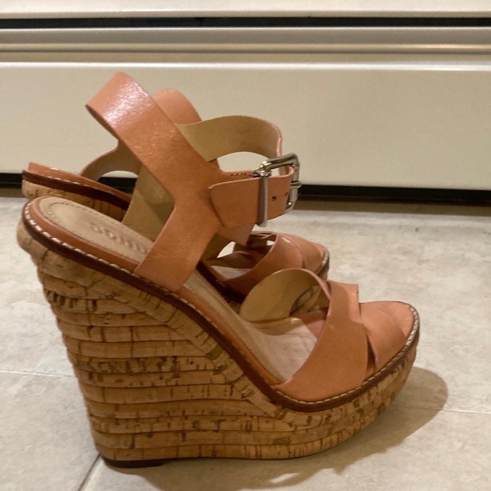 Schutz wedges sz 7